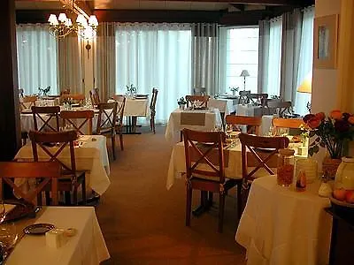 Au Relais Des Lilas Hotel 3*
