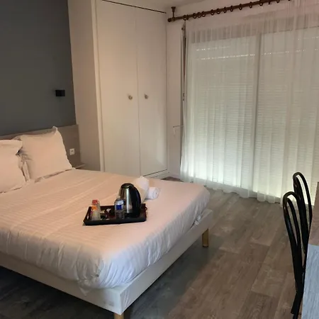 Hotell Au Relais Des Lilas 3*