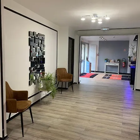 Hotell Au Relais Des Lilas Parthenay